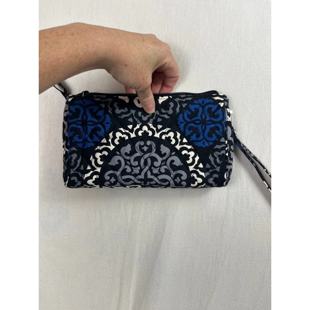 Vera Bradley All In One Crossbody Wristlet Night and Day Indigo Quilted Bag